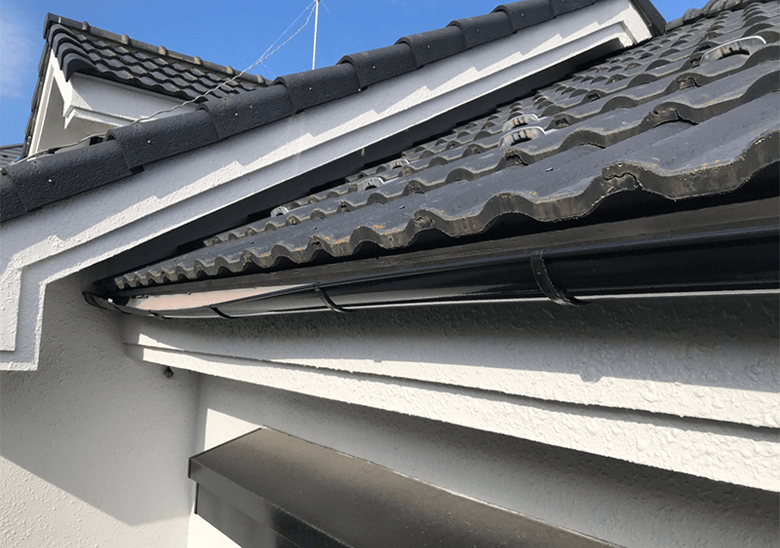 火災保険活用事例4 雨樋の降雪による歪み(大雪被害)
