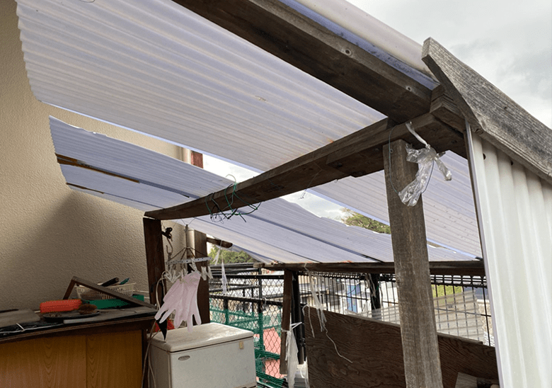 火災保険活用事例9 波板の損壊(台風被害)